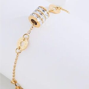 Elegant Stainless Steel Bracelet Barrel Design With Zirconia Accents